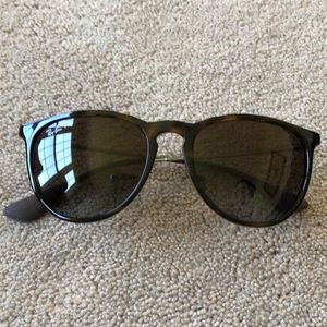 Ray Ban Sunglasses - Polarized